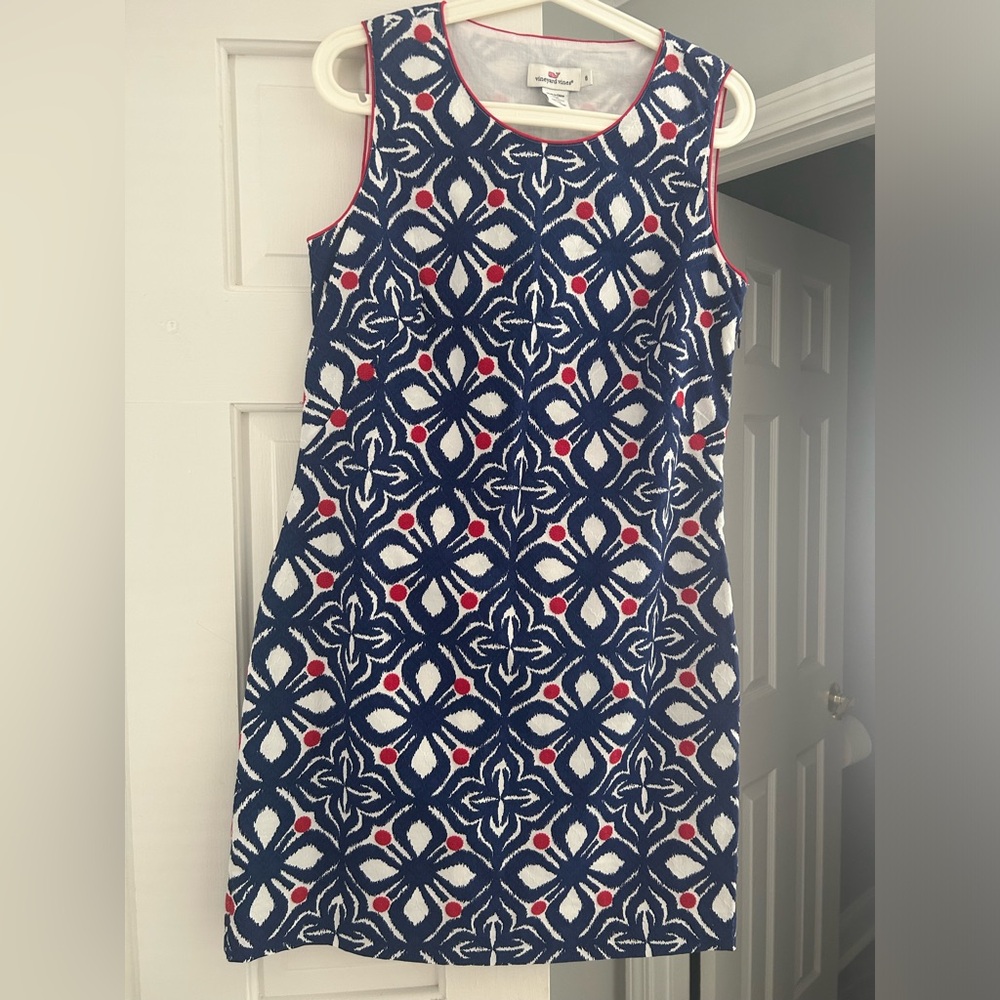 Vineyard Vines navy, white and red shift dress